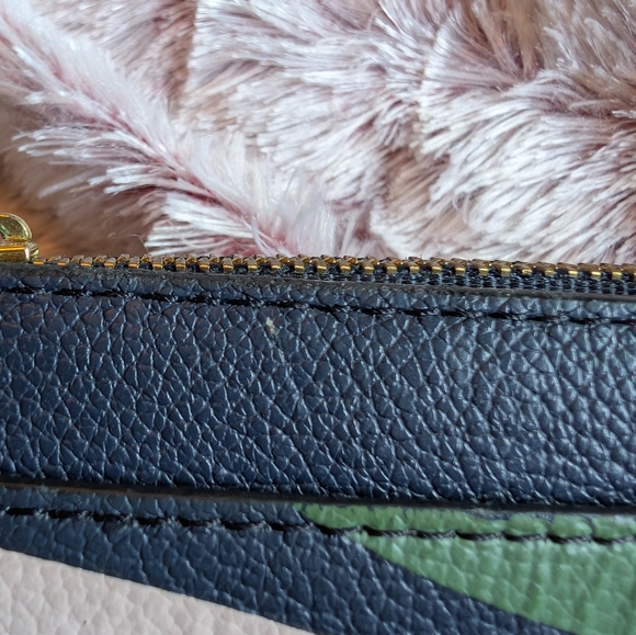 Authentic Fossil Women's Fiona Leather Tab Clutch - Picture 10 of 10